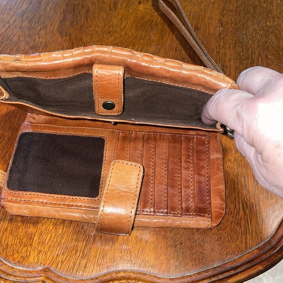 Vilenca Holland Leather Weaved Brown Wristlet 1 Spot on Front No Other Callouts - Picture 5 of 13